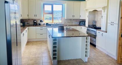 (Family and pet friendly), Inishmore, Aran Islands, Large spacious property!