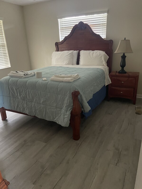 2 habitaciones, tabla de planchar con plancha, wifi y ropa de cama 