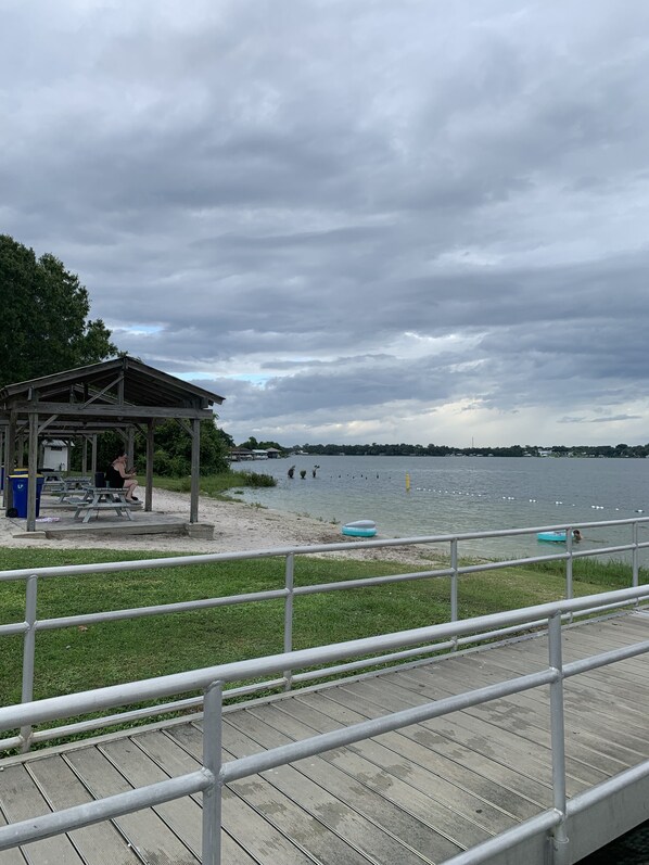 Property grounds - El Palacio de la Pesca (Lake Placid)