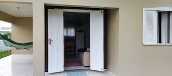 House per day, 100mts from the sea