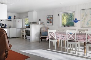 Frigorífico, horno, placa de cocina y lavavajillas