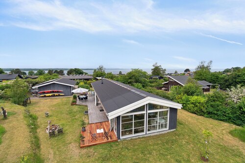 Cozy and large summer house near Roskilde Fjord