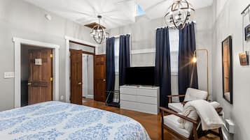 1 habitación, tabla de planchar con plancha, wifi gratis y ropa de cama