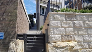 Exterior detail - Spacious Studio Surrounded By Great Views (McMahons Point)