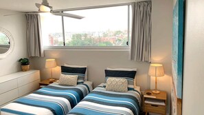 2 habitaciones, tabla de planchar con plancha, wifi y ropa de cama