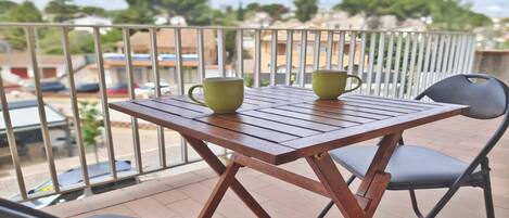 تناول الطعام بالخارج