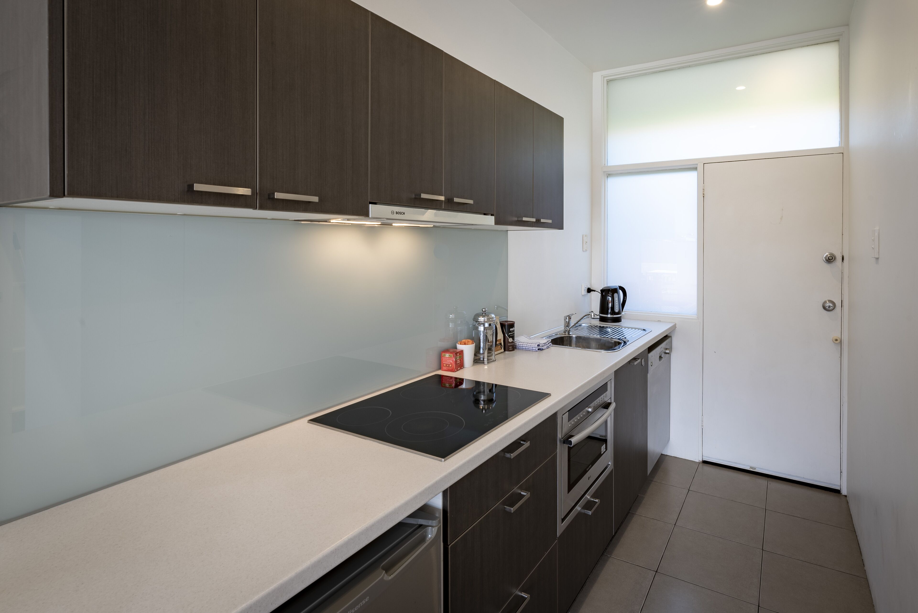 Standard Apartment | Private kitchen | Mini-fridge, microwave, oven, stovetop