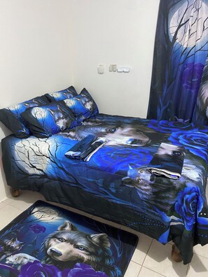 4 Schlafzimmer, Schreibtisch, Bügeleisen/Bügelbrett, WLAN