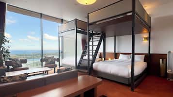 In-room safe, free WiFi, bed sheets