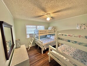 2 bedrooms, WiFi, bed sheets