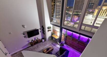 Downtown Loft Skyline View 2BR