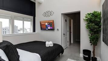 2 bedrooms, desk, iron/ironing board, free WiFi