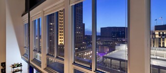 Downtown Loft Skyline View 2BR