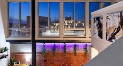 Downtown Loft Skyline View 2BR