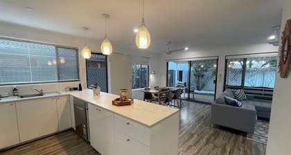 Seabreeze Villa on Mermaid Beach - Broadbeach