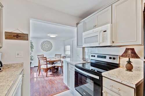 Experience Serene Living: Charming 3/1 Home Walk to New Public Golf Course WPB!"