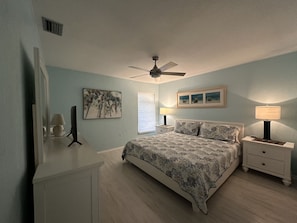 2 habitaciones, escritorio, tabla de planchar con plancha y wifi gratis