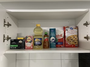 Food and drink - Guest Home in Regina -- Feels like Home (Regina)