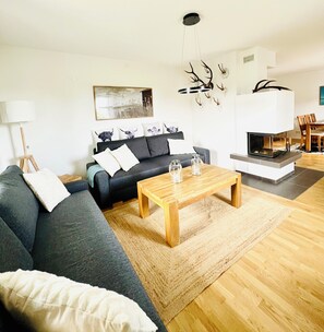 Pejs, bøger, stereoanlæg