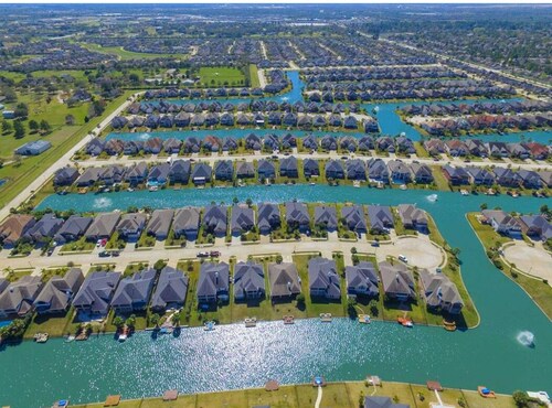 Finest Luxury Resort-Style VILLA Home!PANORAMIC WATERFRONT PRIVATE LAKE SHORE! 
