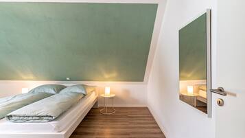 1 bedroom, bed sheets