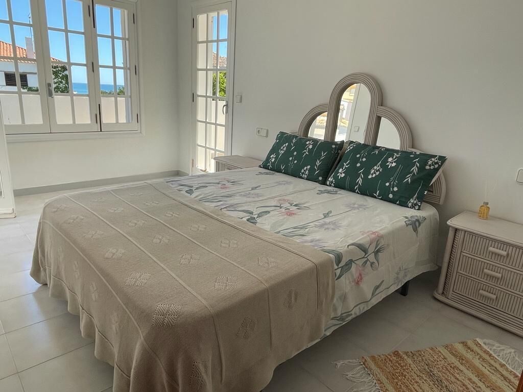 4 bedrooms, in-room safe, desk, iron/ironing board