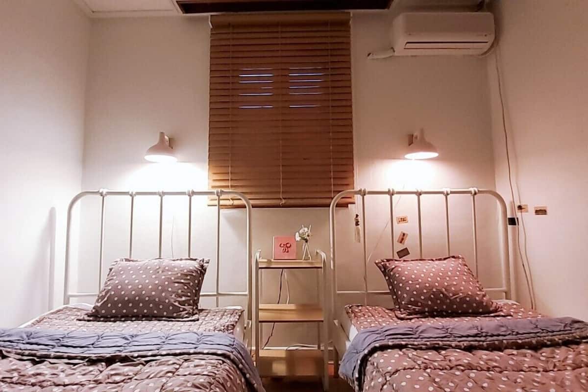 Basic Shared Dormitory, Women only | Desk, free WiFi