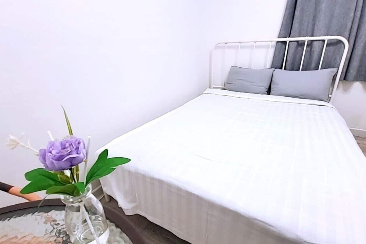 Comfort Single Room | Desk, free WiFi