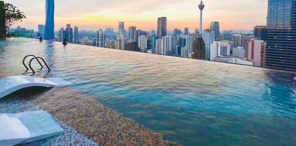 Outdoor pool - The Axon Bukit Bintang by SMOVF BNB (Kuala Lumpur)