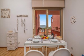 Dining - Blue Pearl With Sea View, Terrata, Italy (Terrata)