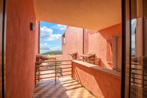 Property grounds - Blue Pearl With Sea View, Terrata, Italy (Terrata)