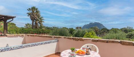 تناول الطعام بالخارج