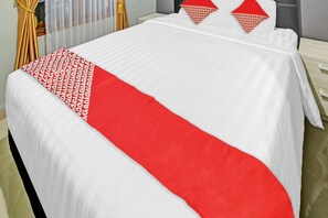 Deluxe Double Room | Desk, free WiFi, bed sheets - Hotel O Gm Guest House (Wonogiri)