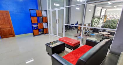 Super OYO 90767 Gm Guest House