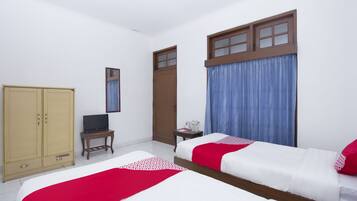 Standard Twin Room | Laptop workspace, free WiFi, bed sheets