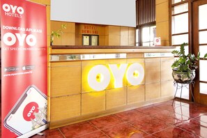 Reception - Super OYO 759 Hotel Dewi Sri (Yogyakarta)