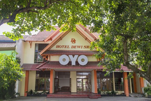 Super OYO 759 Hotel Dewi Sri
