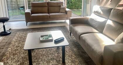Holiday home - 8 persons - with sauna at the Lauwerslake near Wadden Sea