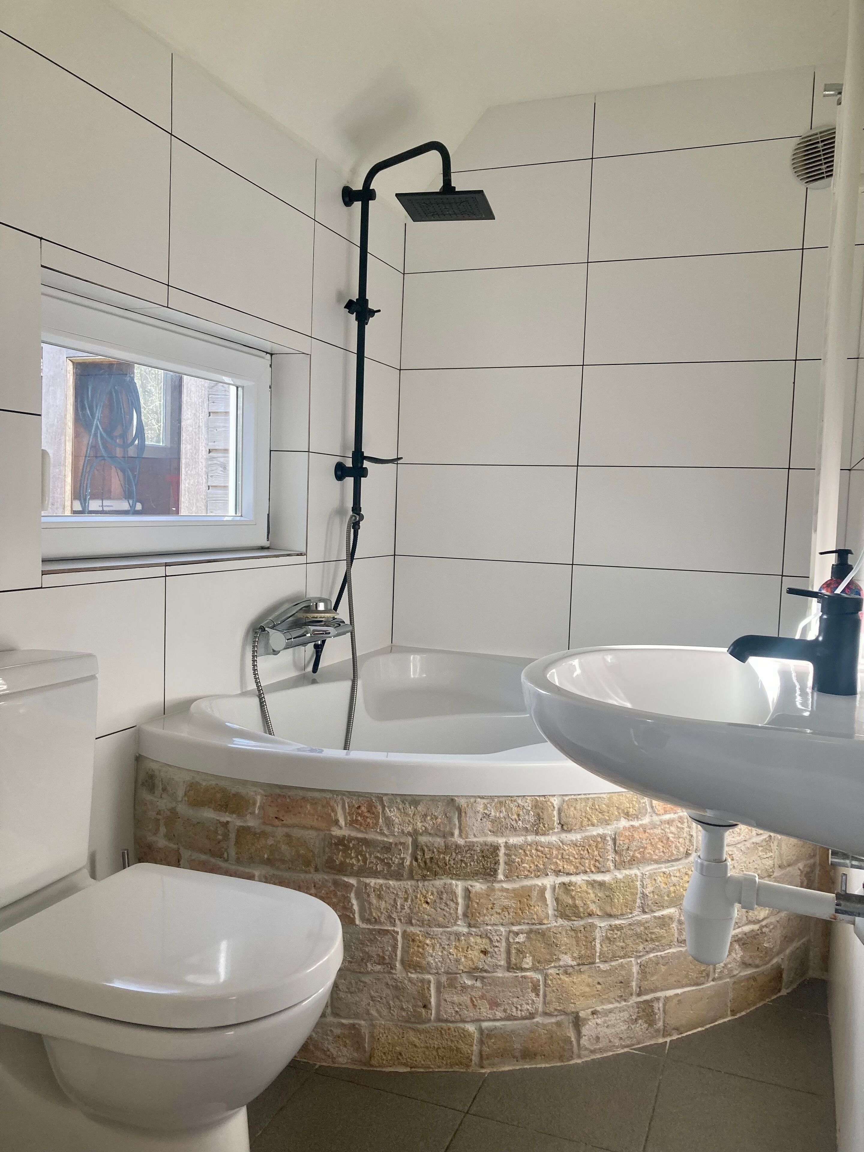 Bathtub, hair dryer