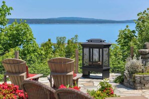 Terrace/patio - Gulf Island View Suite (Chemainus)