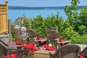 Terrace/patio - Gulf Island View Suite (Chemainus)