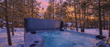 Tina de hidromasaje al aire libre