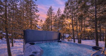 Black Bear's Den: Game Loft, Hot Tub, Near Heavenly and Lake, Free EV Charger