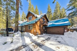 Exterior - The Bear's Den: Hot Tub, Game Loft, NearHeavenly (South Lake Tahoe)