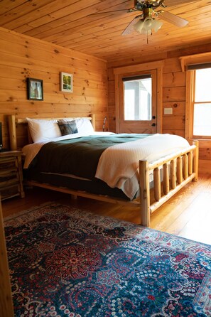 3 chambres, bureau, Wi-Fi gratuit, draps fournis