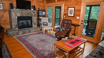 Smart-TV, peis, bøker og PC-skjermer