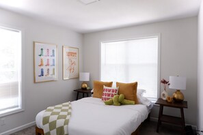 5 Schlafzimmer, Bügeleisen/Bügelbrett, Reisekinderbett, WLAN