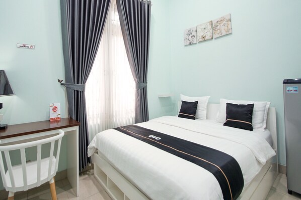 Deluxe Double Room | Desk, free WiFi, bed sheets