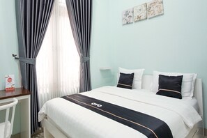Deluxe Double Room | Desk, free WiFi, bed sheets - Collection O 3986 Just 11 Boutique Residence Syariah (Ngaglik)