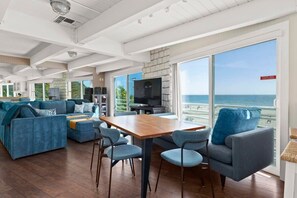 Fernseher, DVD-Player, Stereoanlage, Arbeitsbereiche